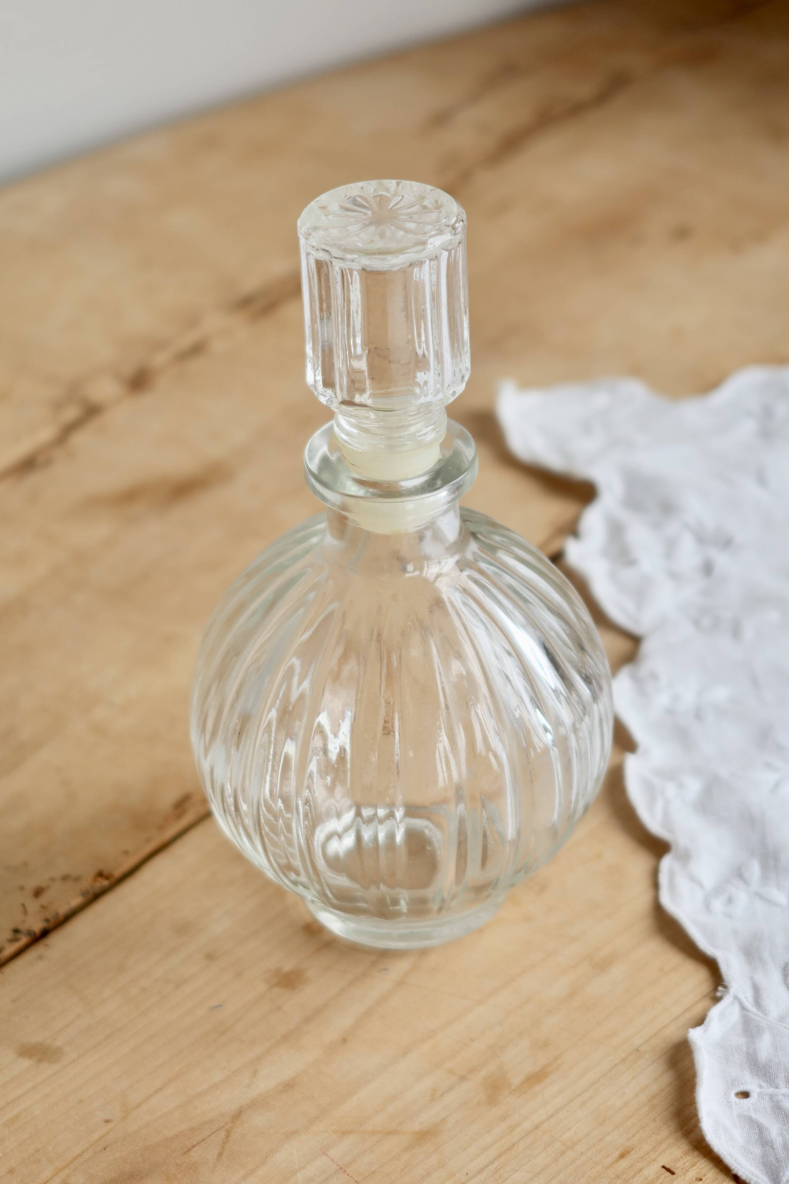 Carafe à liqueur vintage en verre strié