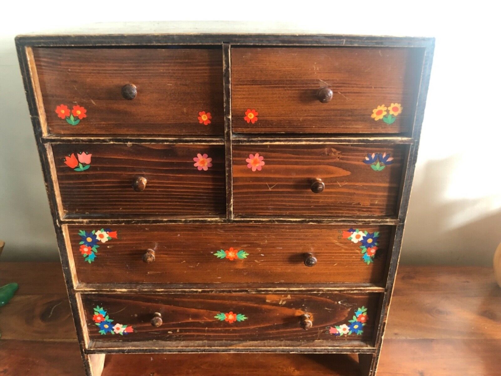 Maison de poupée ou commode en bois à tiroirs vintage
