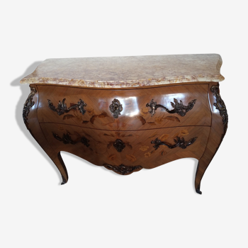 Commode Louis XV galbée