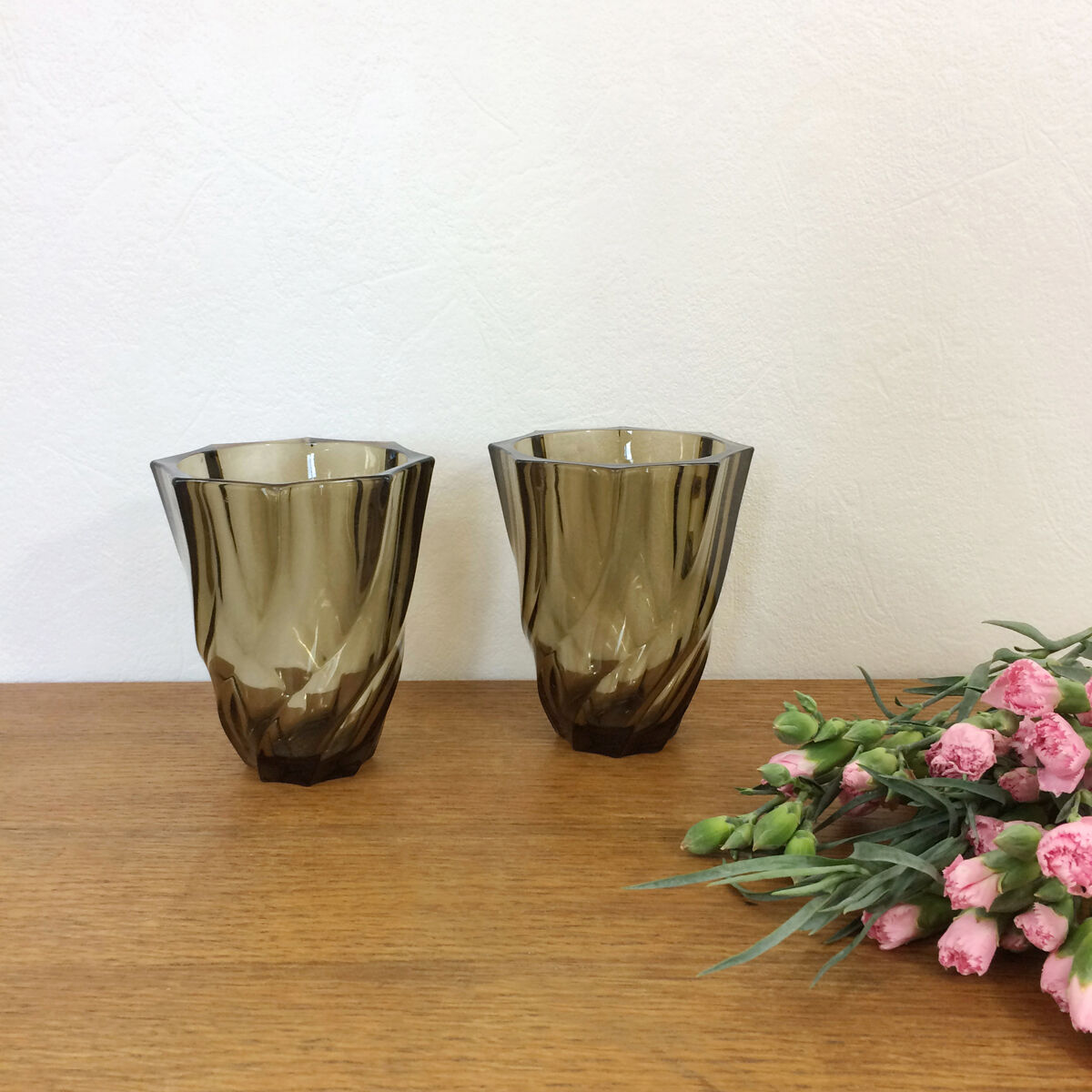 Paire de vase en verre fumé