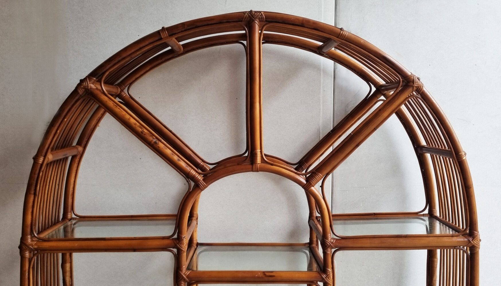 Bamboo rattan and glass shelf pier import 80s
