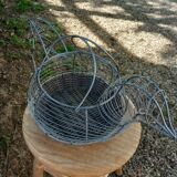Chicken shaped egg basket