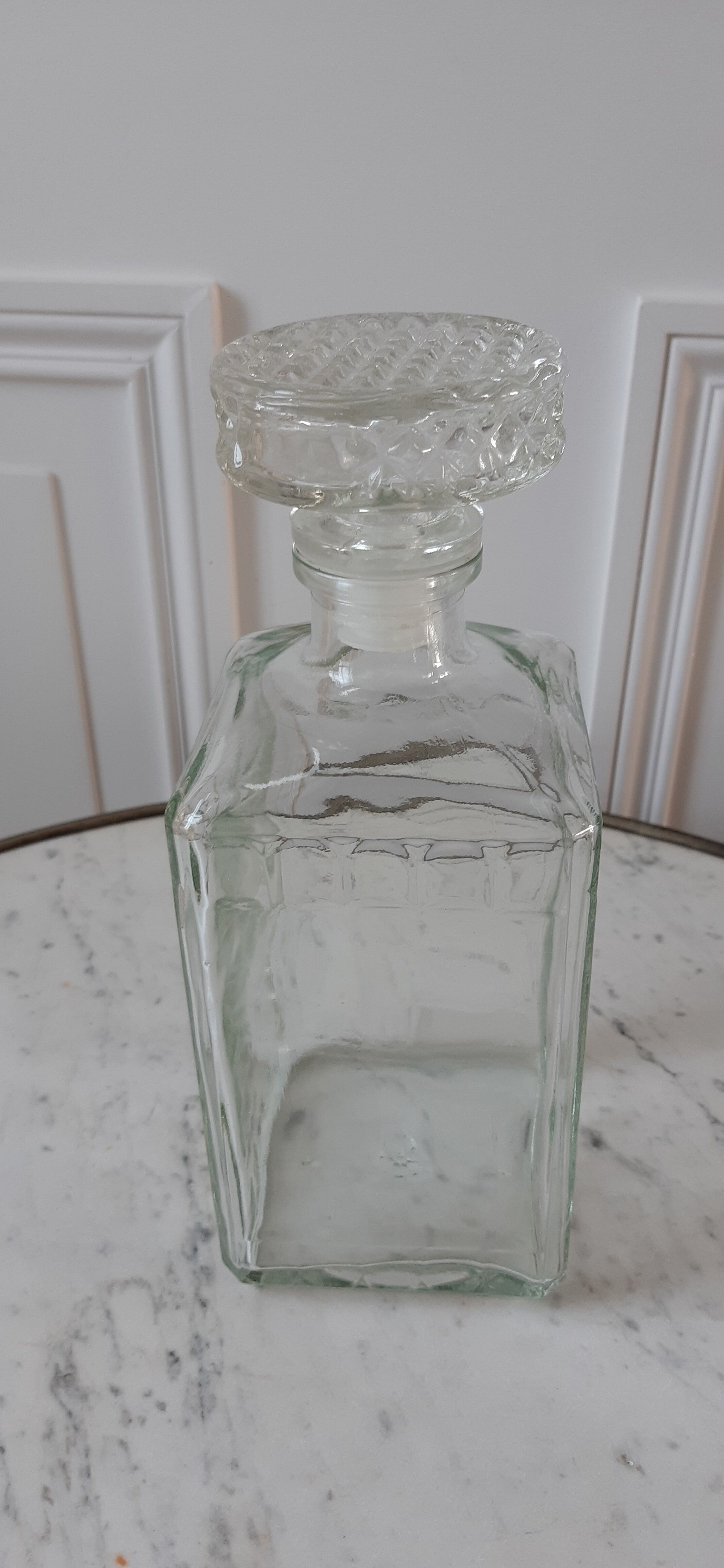 Whisky decanter round cap 70s