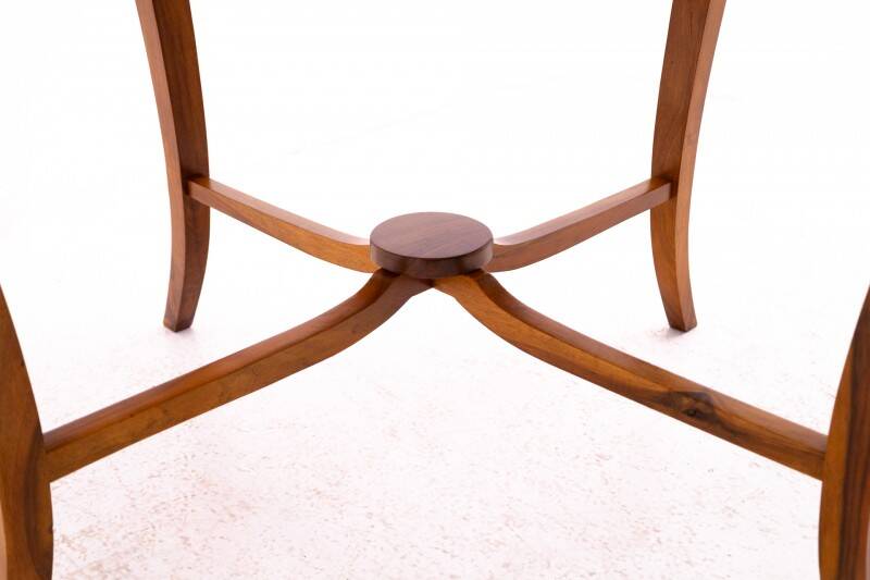 Art Deco round table from the 40s, Poland. After renovation.
