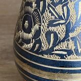 2 vases en laiton gravé