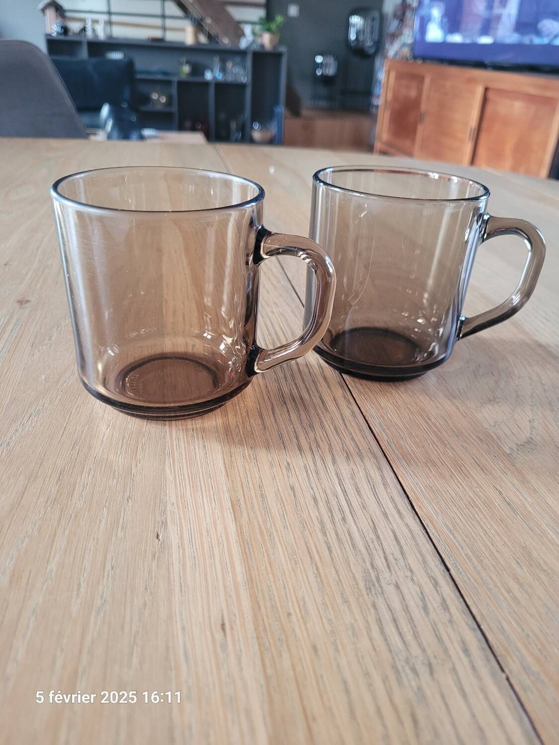 2 smoked glass mugs