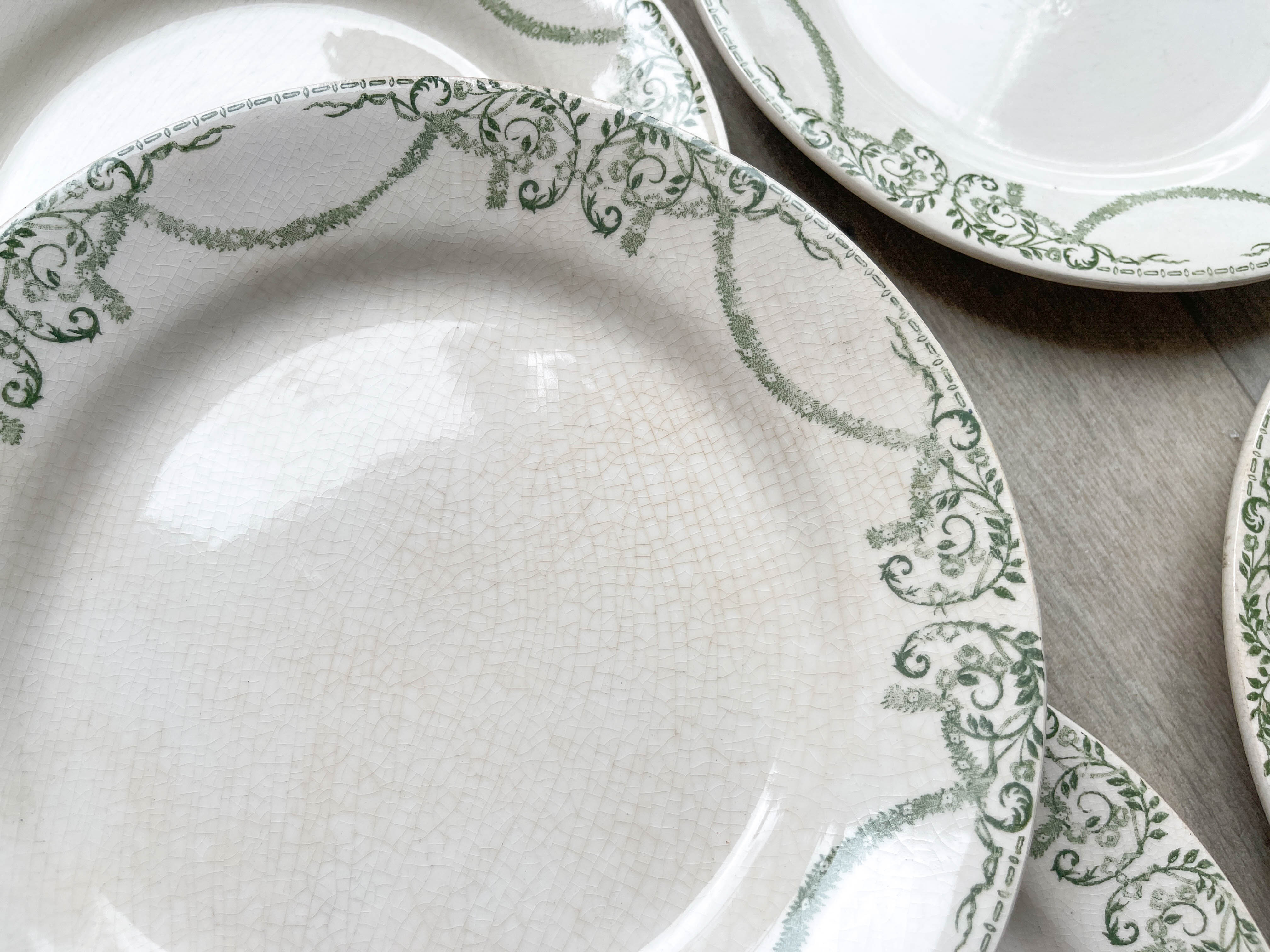 Flat plates terre de fer green creil & montereau labrador model "napoleon" 1890s