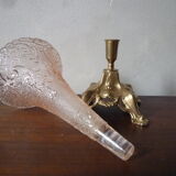 Vase en verre sur socle