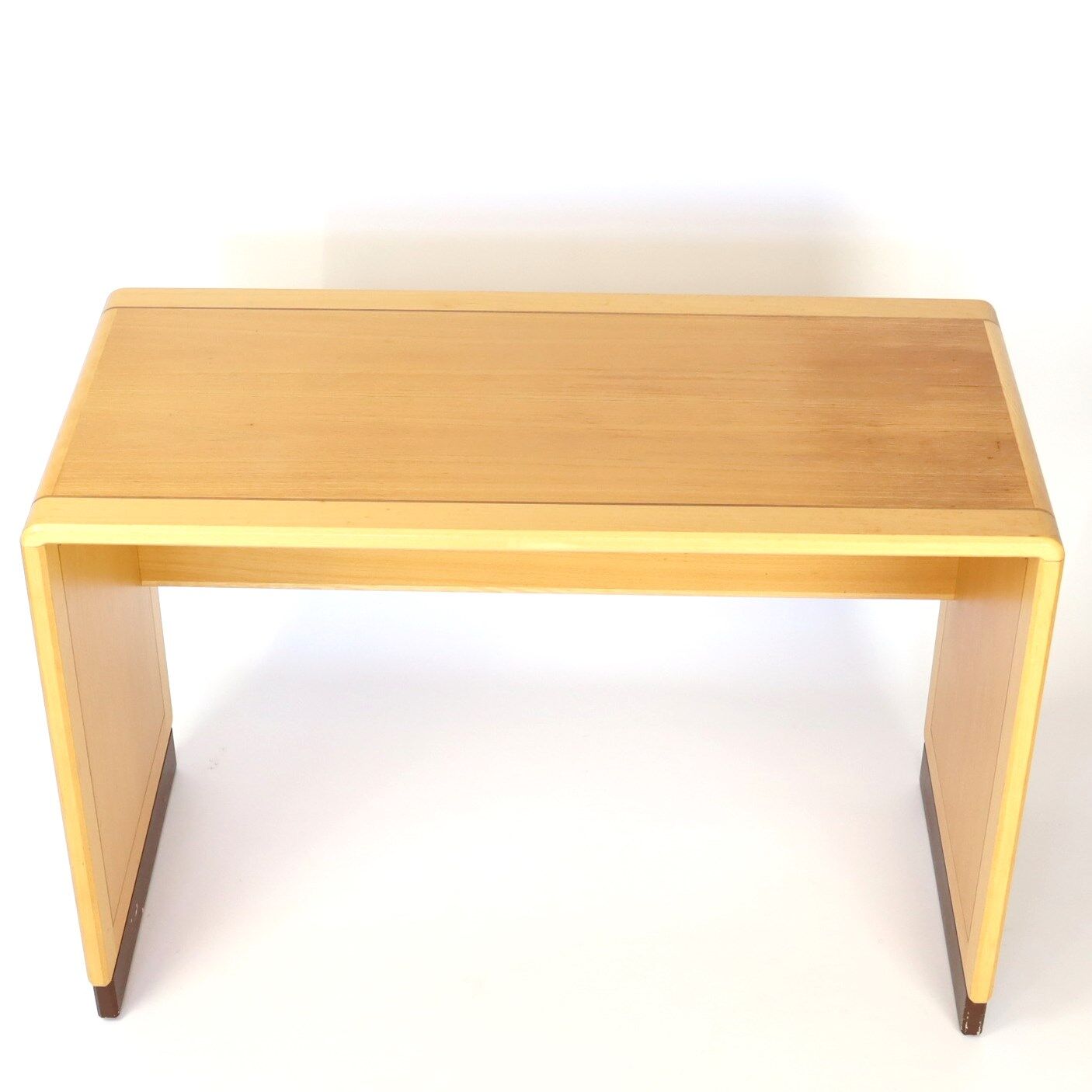 Bureau "skandiform"