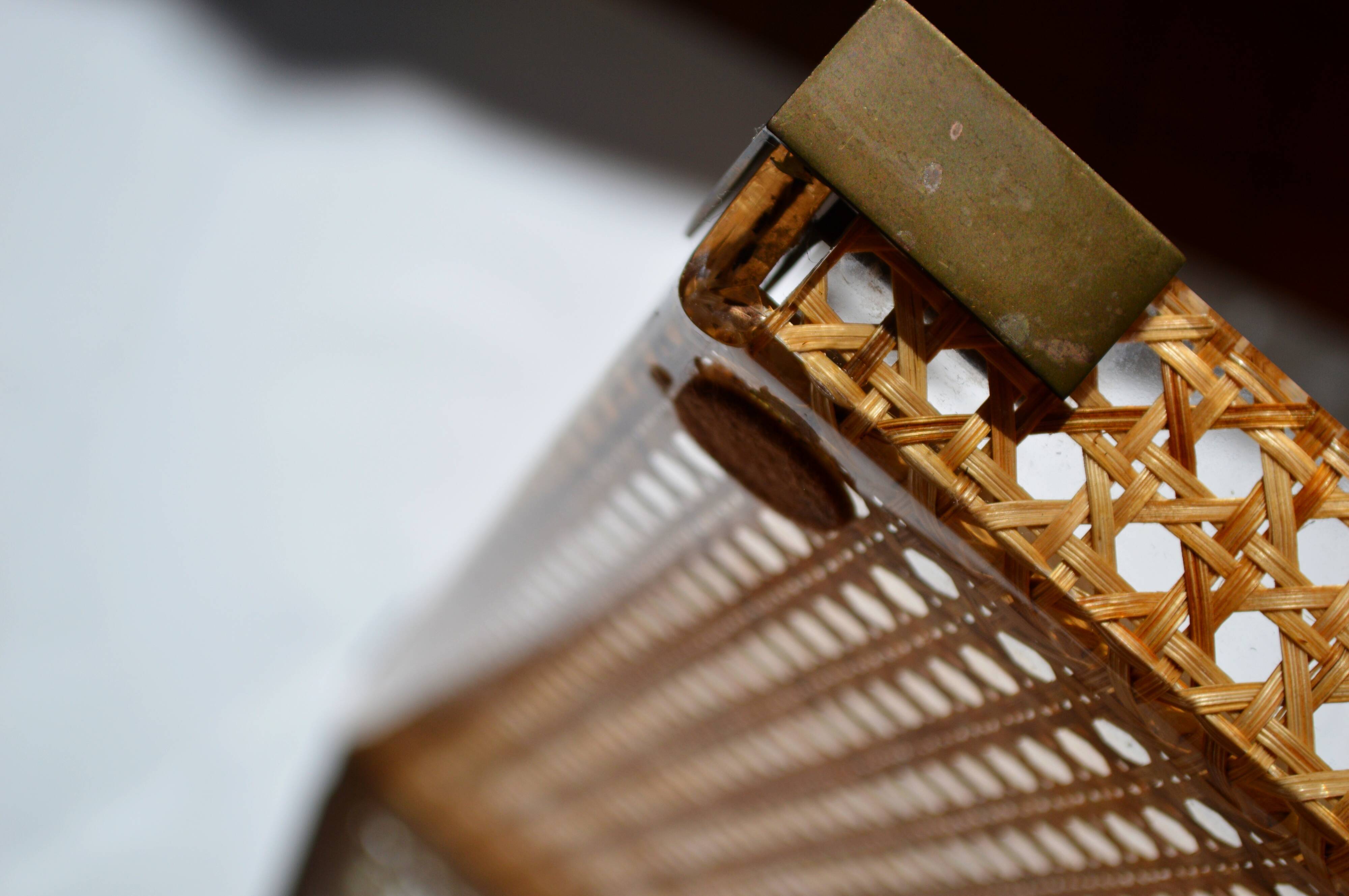 Plexi tray and cannage