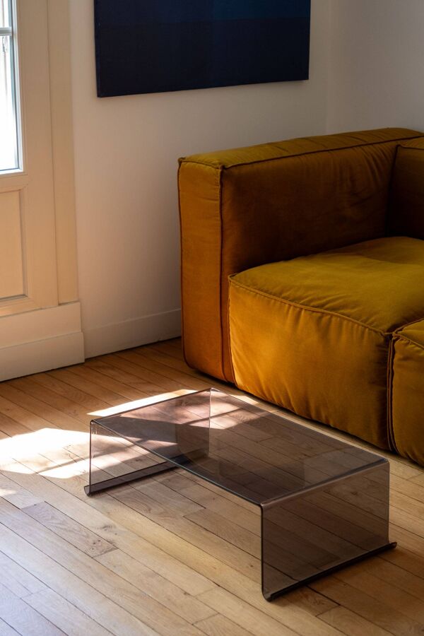 Table basse en Plexiglas fumé - Design années 70