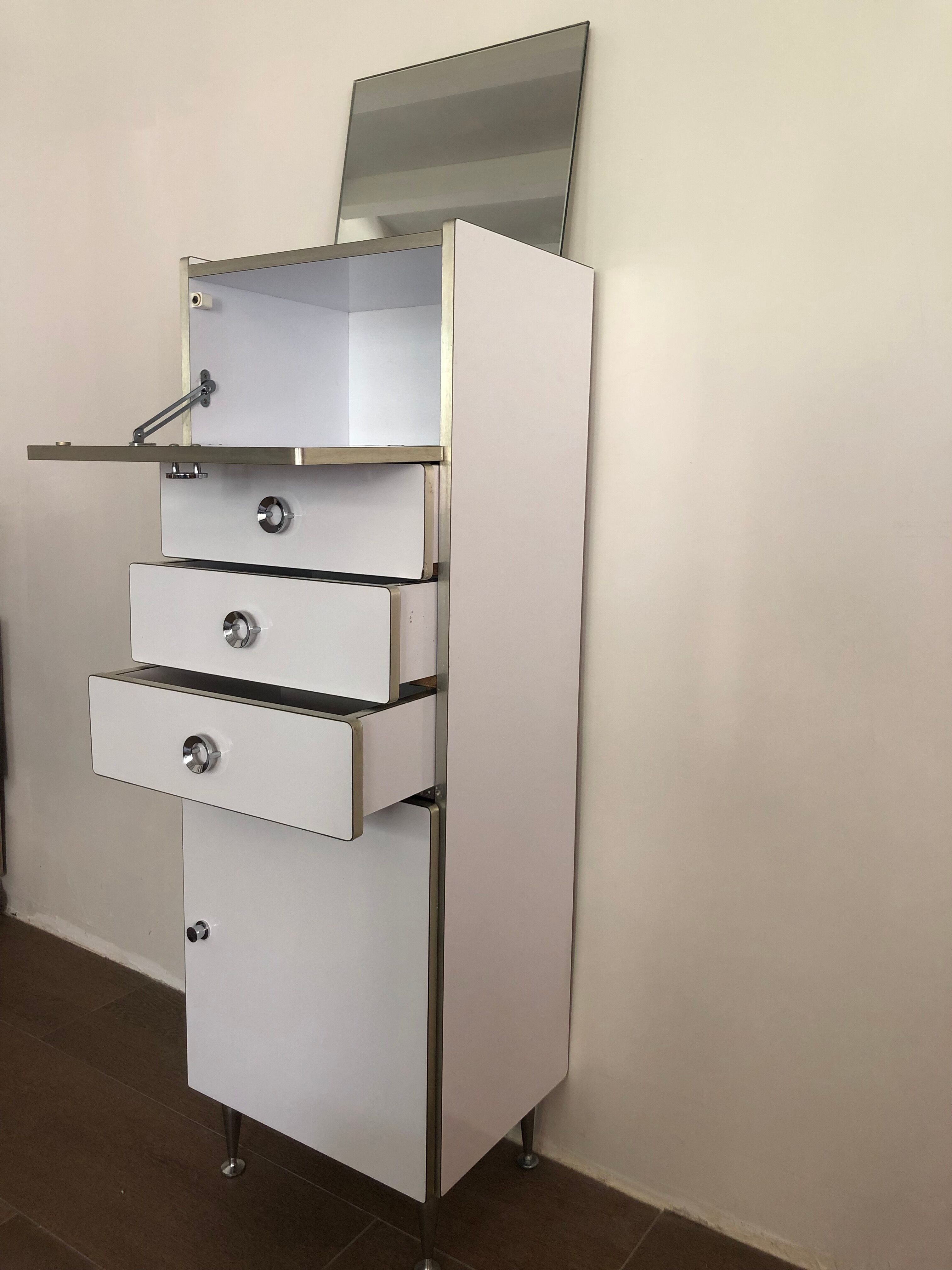 Bathroom furniture vintage