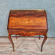 Bureau scriban de pente louis xv galbé en marquèterie vers 1850-1880