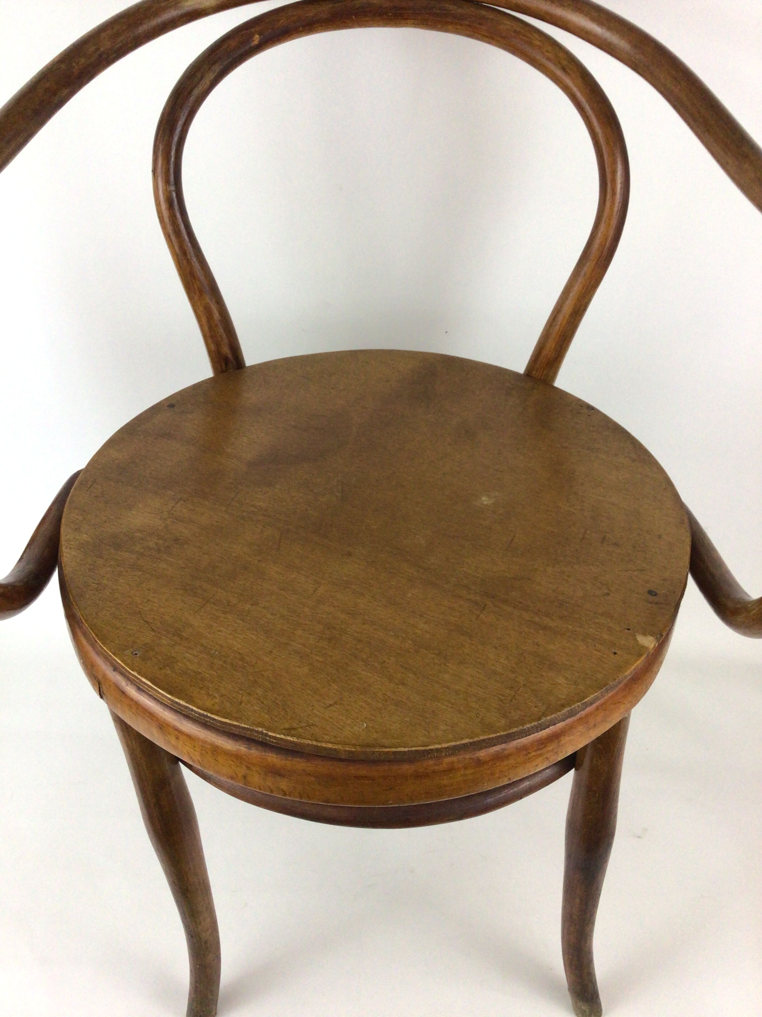 Fauteuil en bois courbé dit le Corbusier J&J Kohn