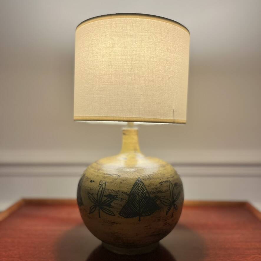 Lampe beige en céramique de Jacques Blin