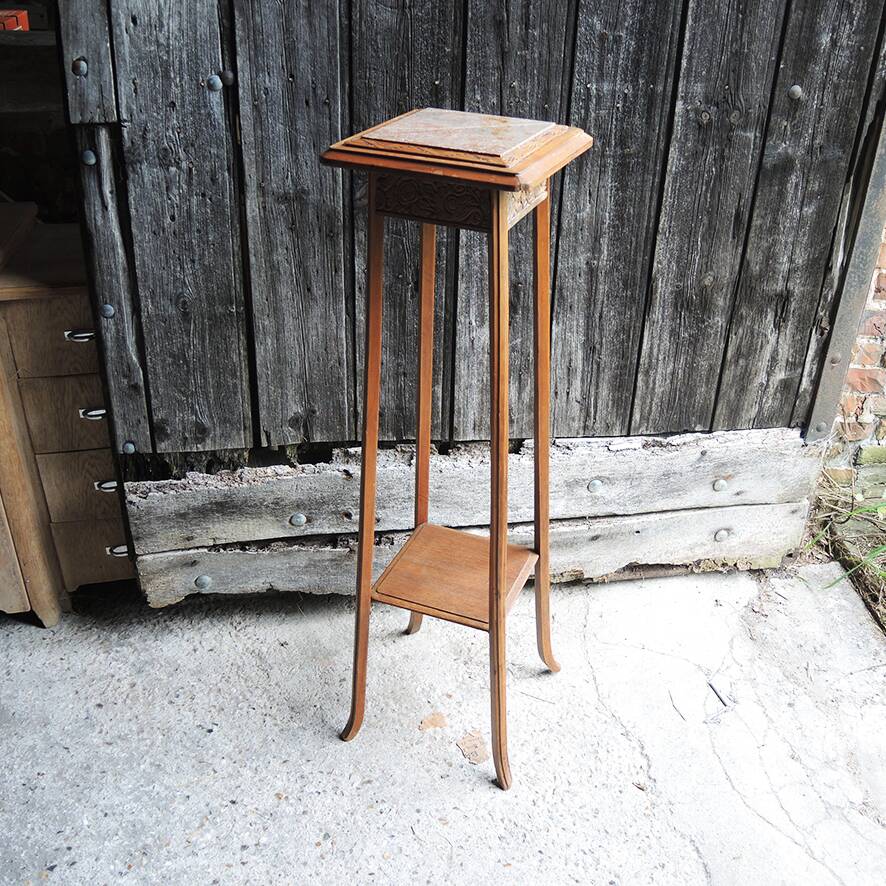 Table d'appoint ancienne en bois et marbre de style Art Déco