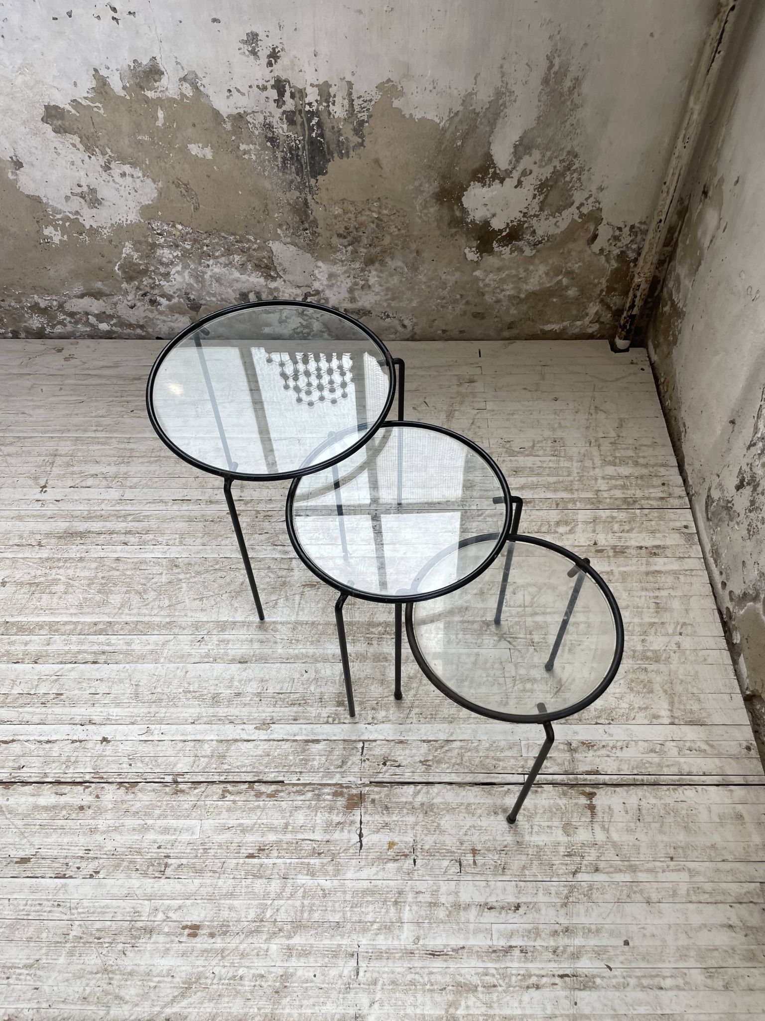 Tables basses gigogne métal et verre années 50