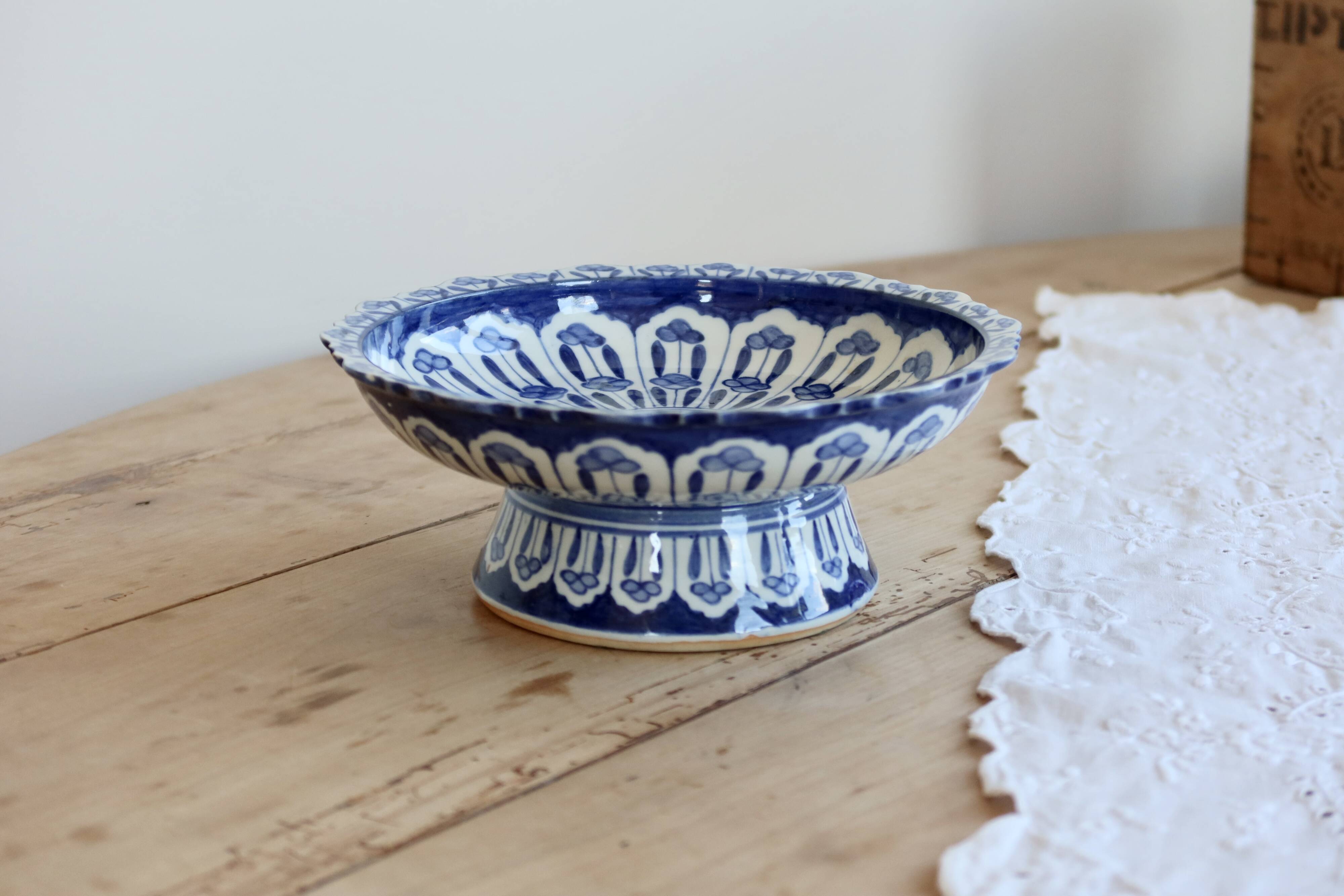 Vintage blue and white porcelain footed bowl in Delft style – Thailand pattern