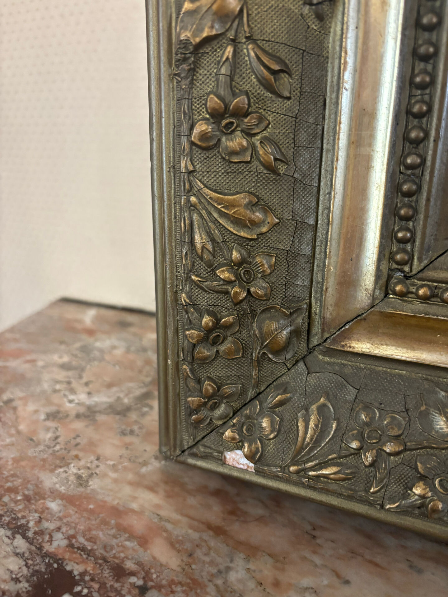 Miroir ancien doré