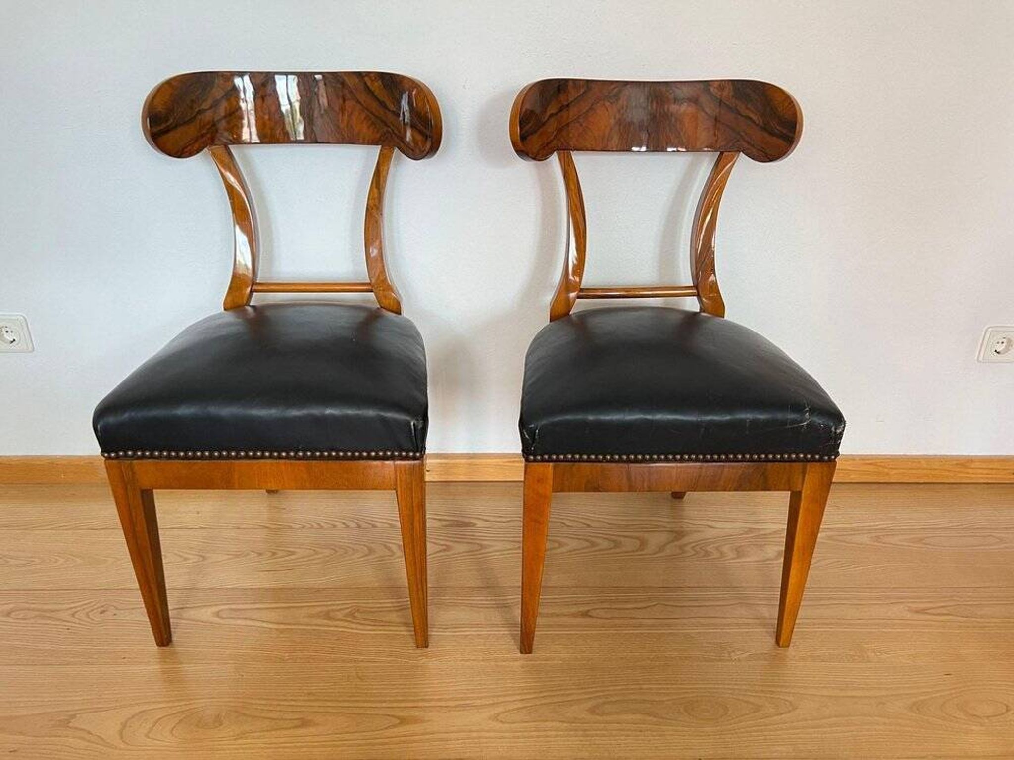 Set of Biedermeier Shovel Chairs in Walnut & Black Leather, Austria, 1820s