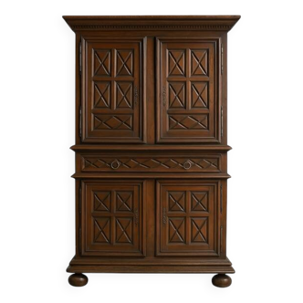 Antique Basque sideboard in carved oak – rustic baroque style