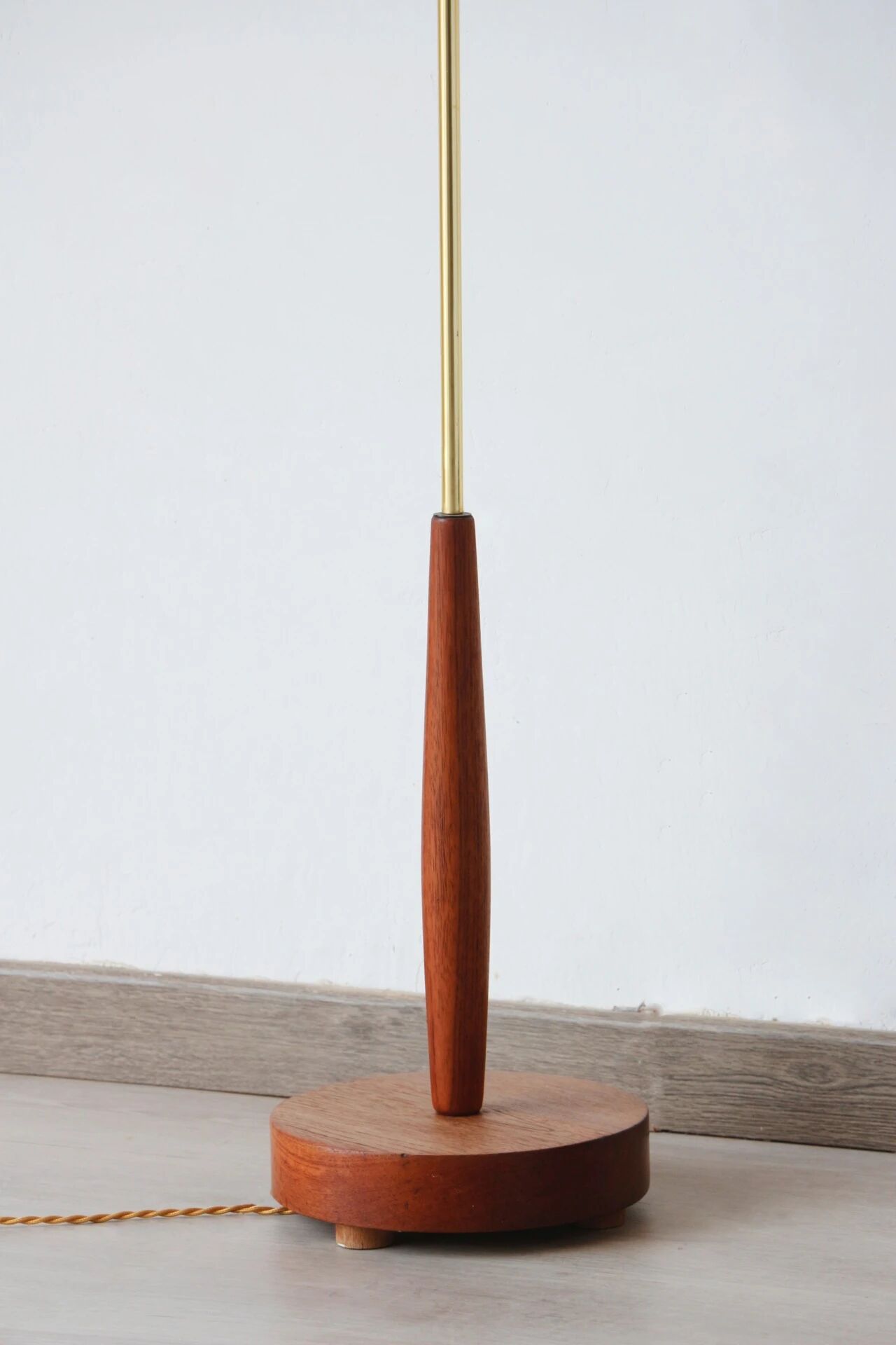 Lampadaire vintage teck années 60 | design & restauration