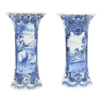 Paire de vases en faïence