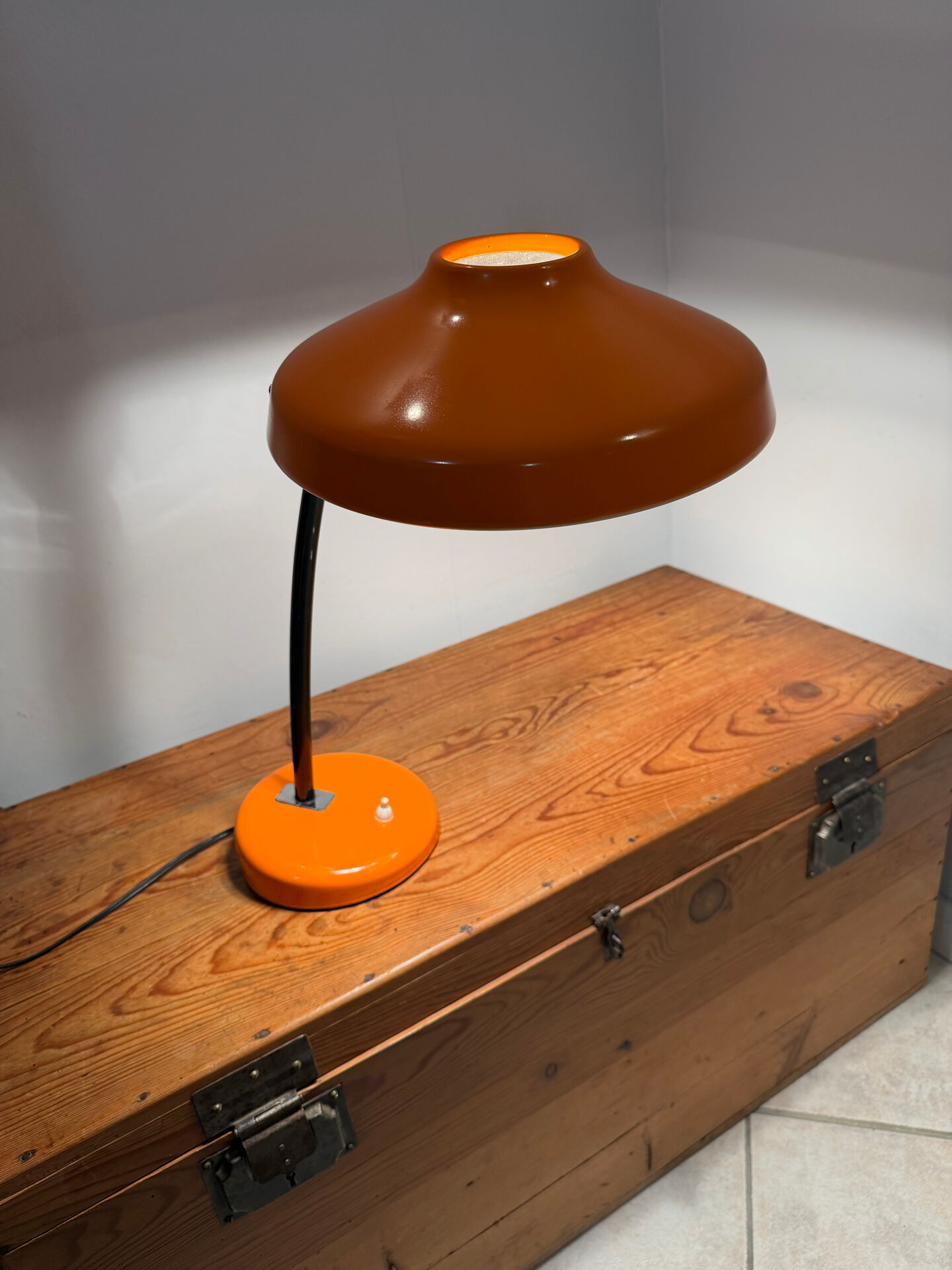 Lampe à poser Mid-Century design Space age forme soucoupe