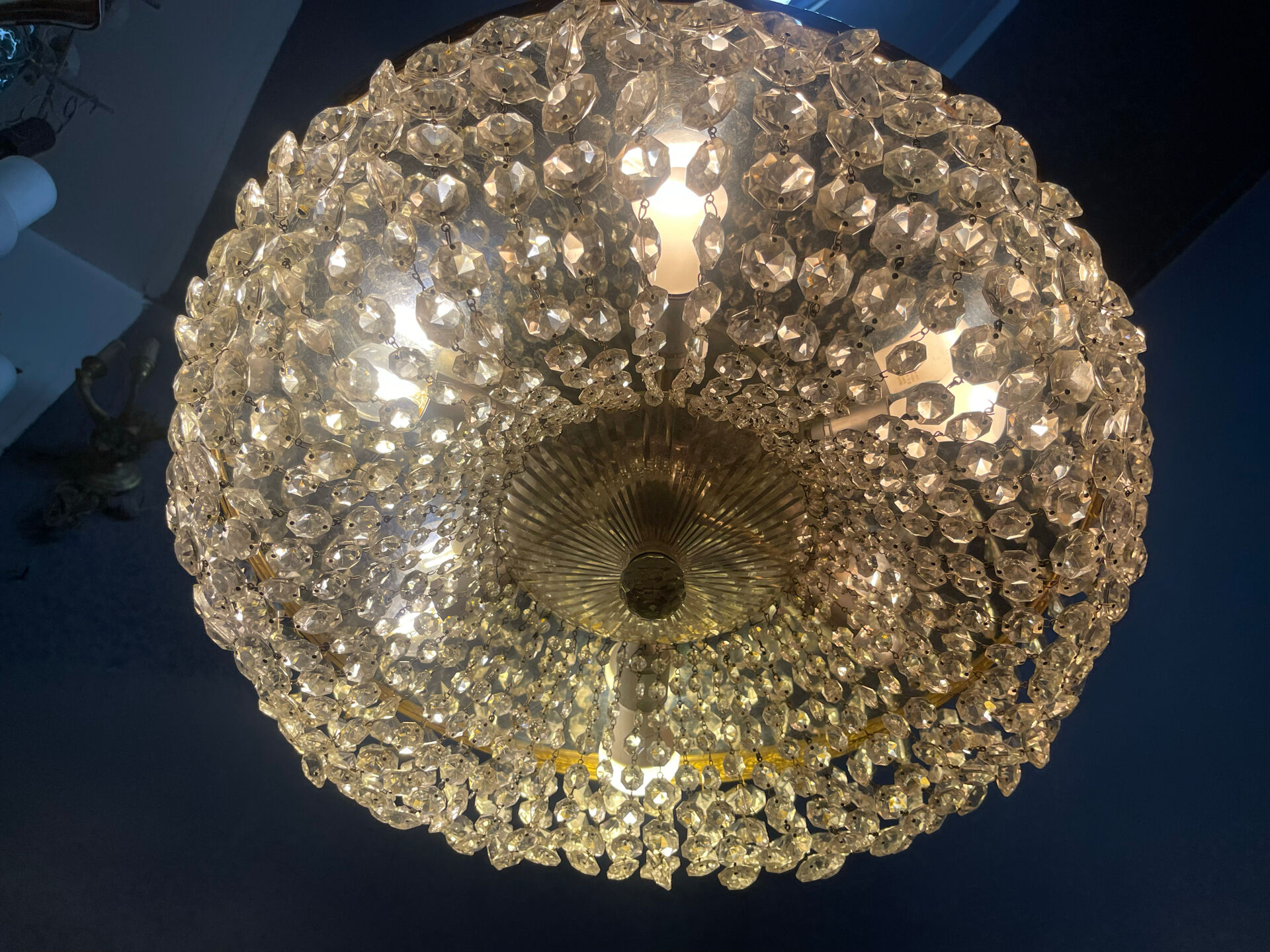 Chandelier en cristal et laiton italien des années 1960 – 6 lumières