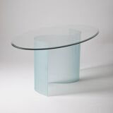 Oval glass table