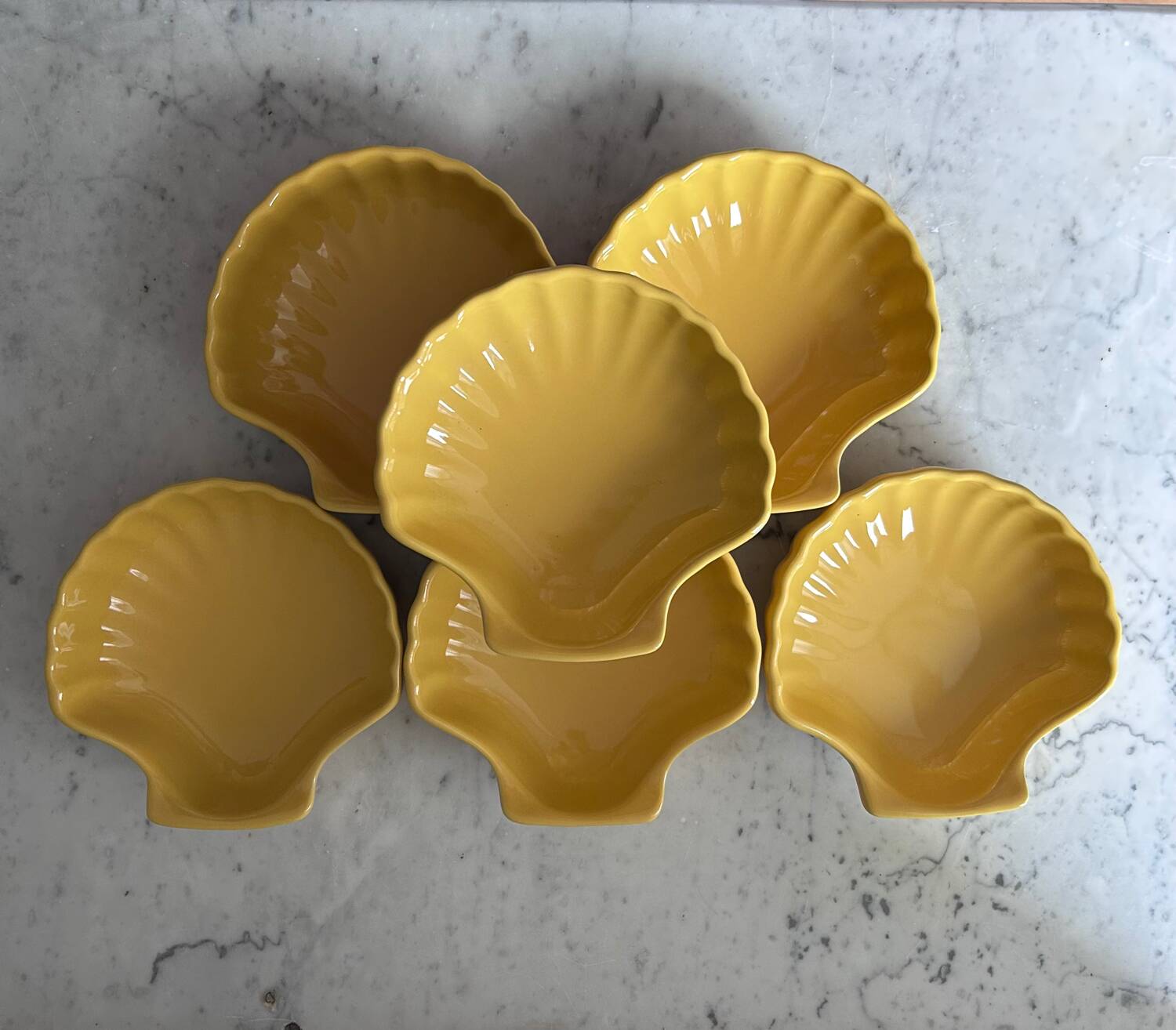 Set of 6 shell-shaped ramekins