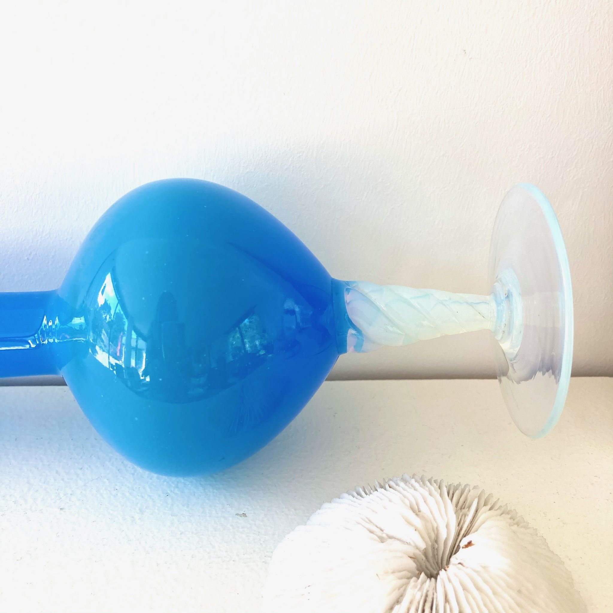 Soliflore opaline vase