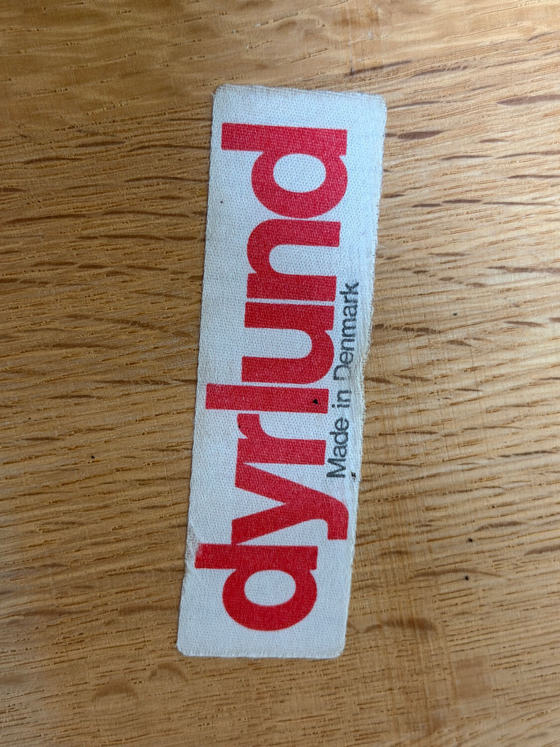 Scandinavian round coffee table in elm – Dyrlund, Denmark