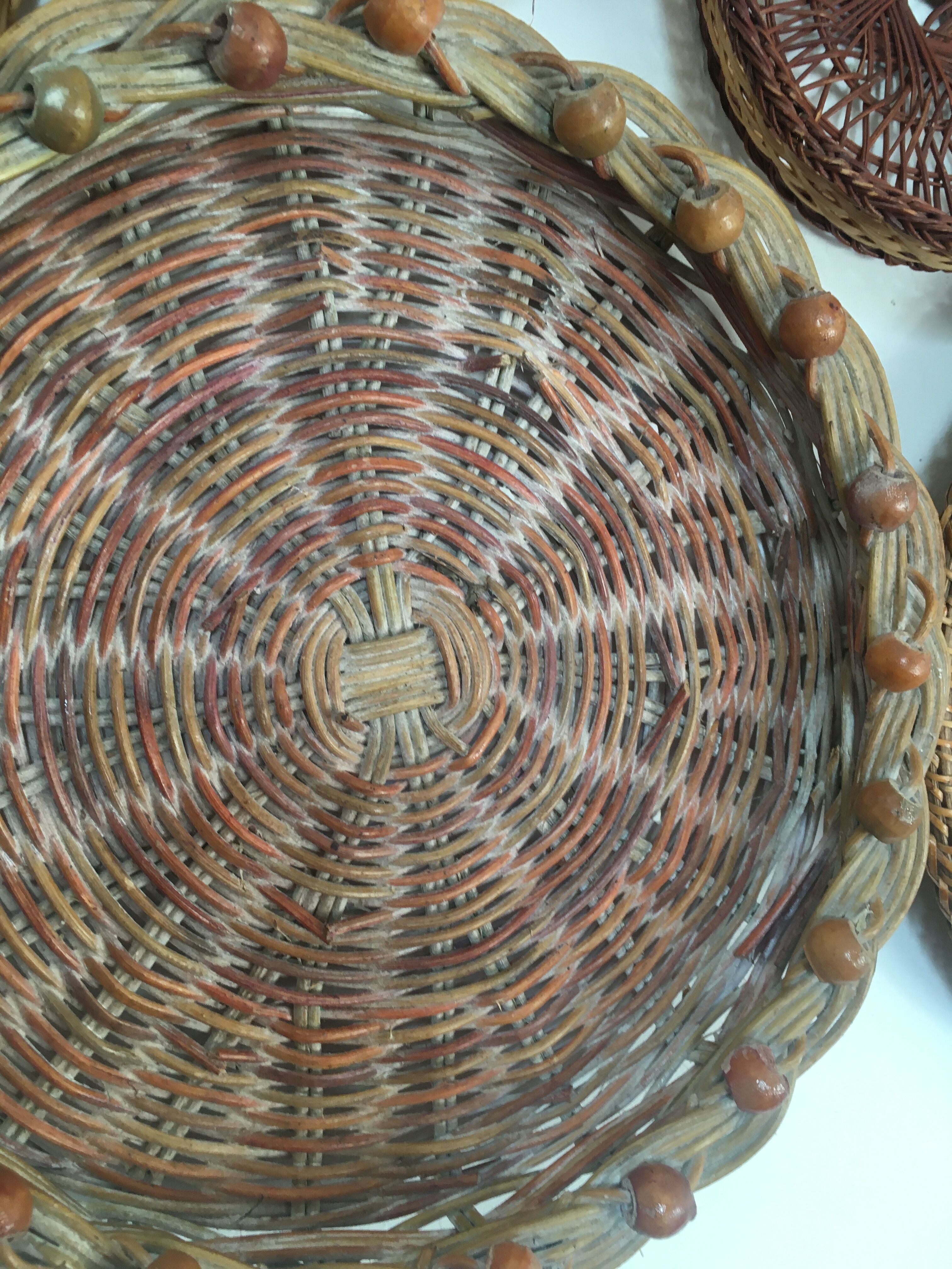 Wall composition of wicker trays