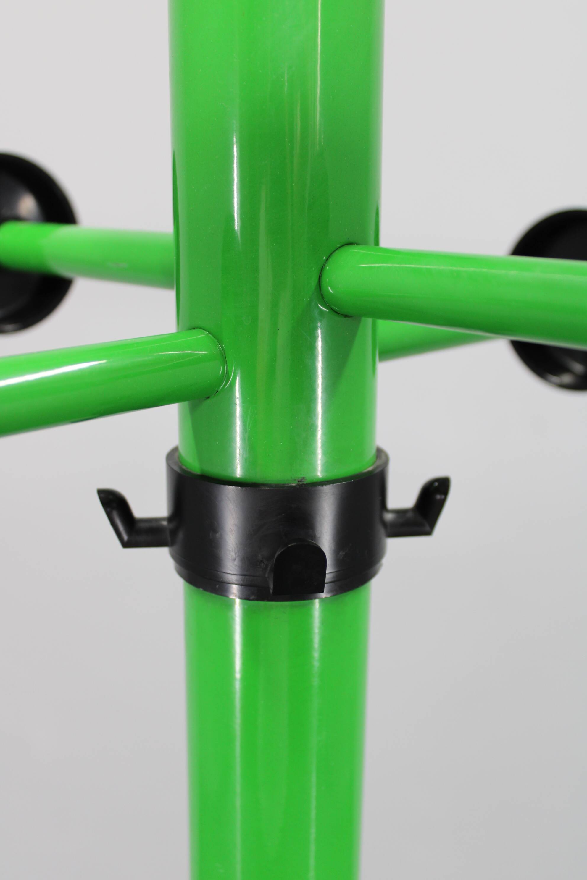 Porte-manteau italien en métal laqué des années 1970 avec porte-parapluie