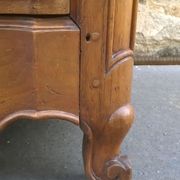 Crossbow chest of drawers in walnut, 17th century, Louis XV