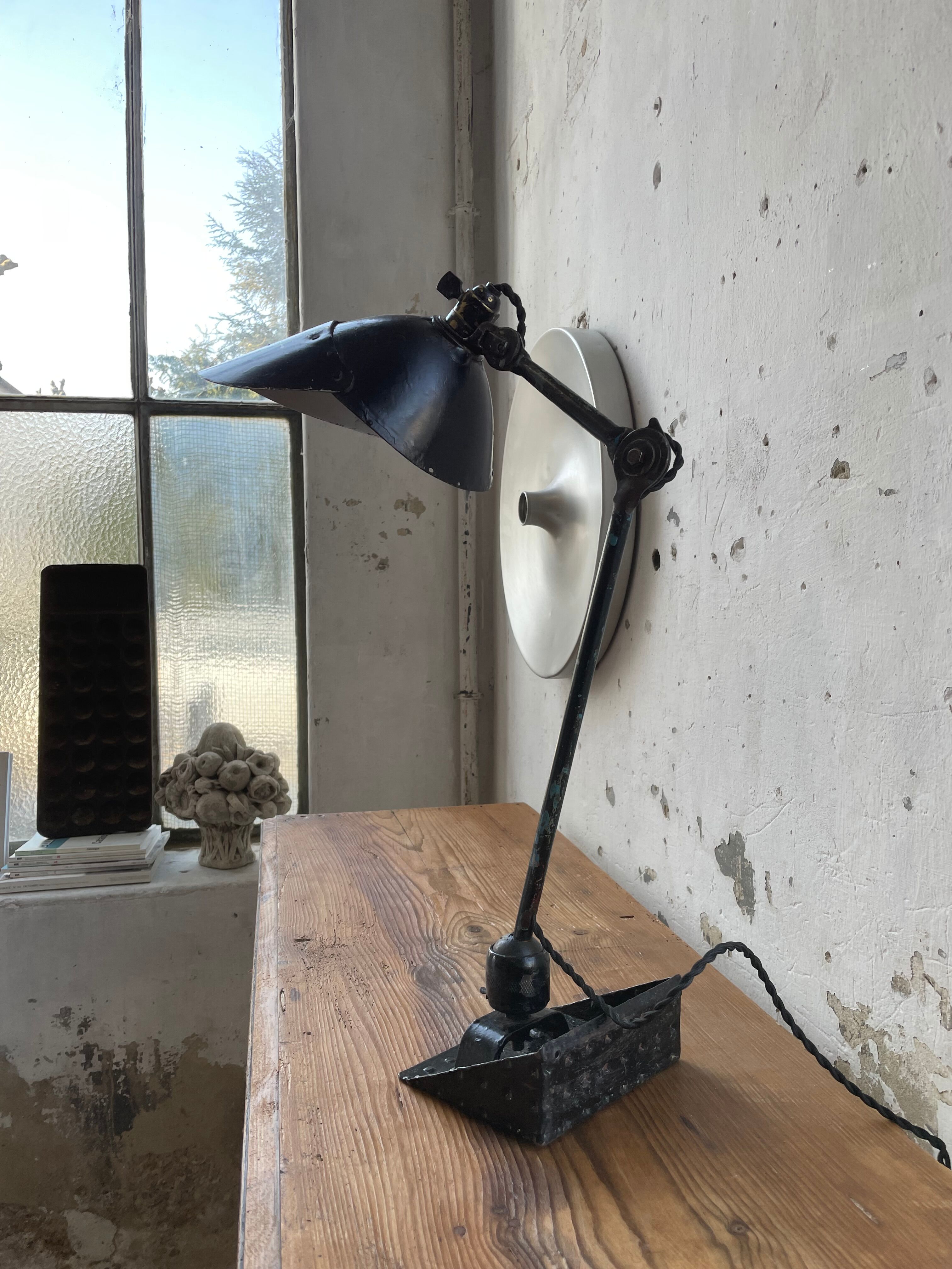 Articulated workshop lamp ravel ball joints