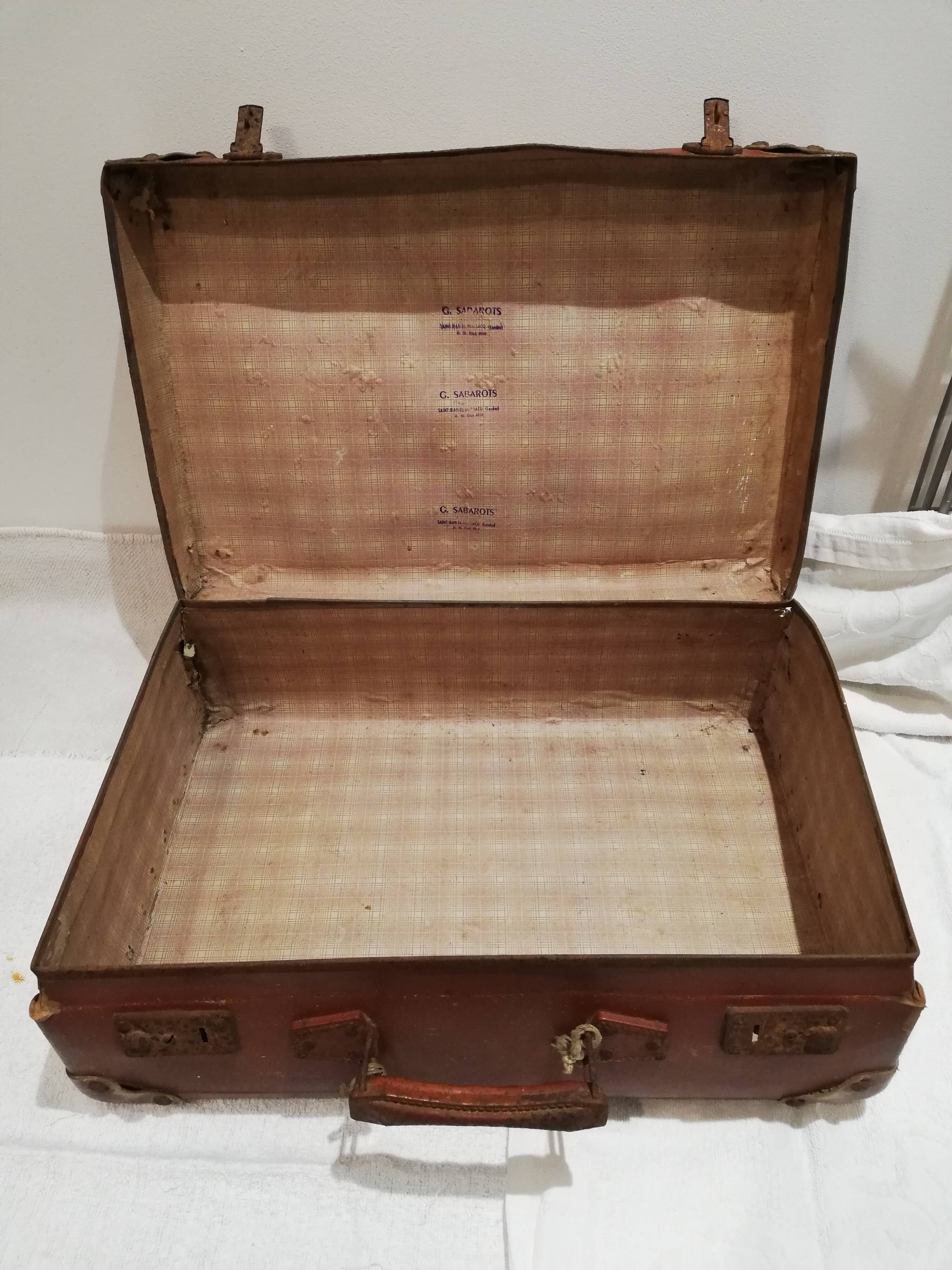 Pretty vintage suitcase patina