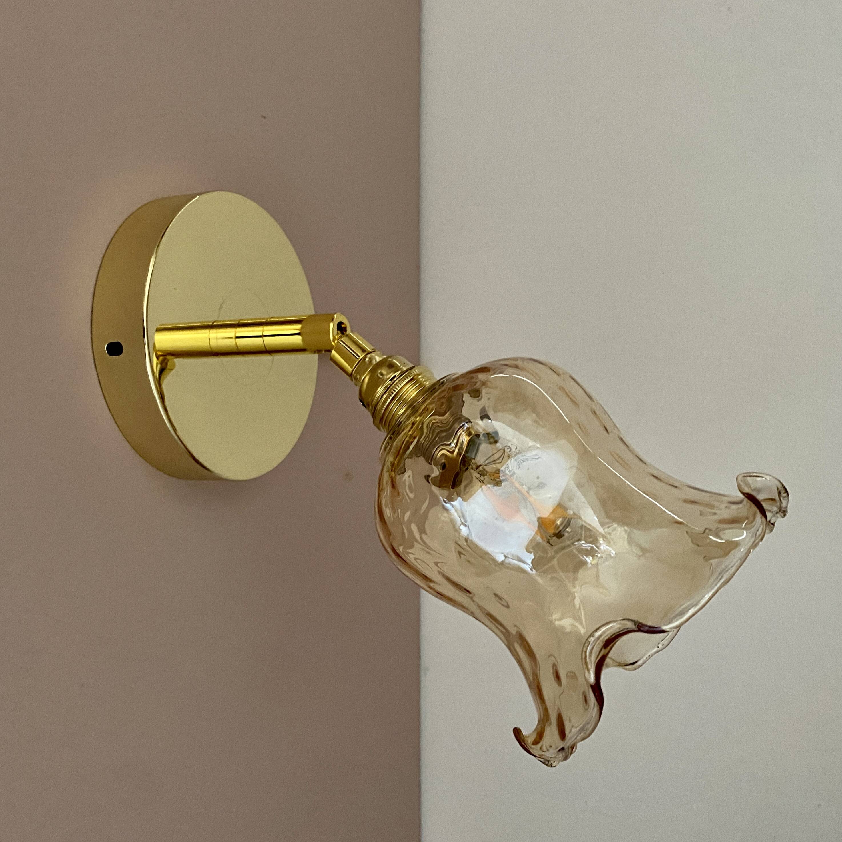 Applique tulipe vintage en verre ambré