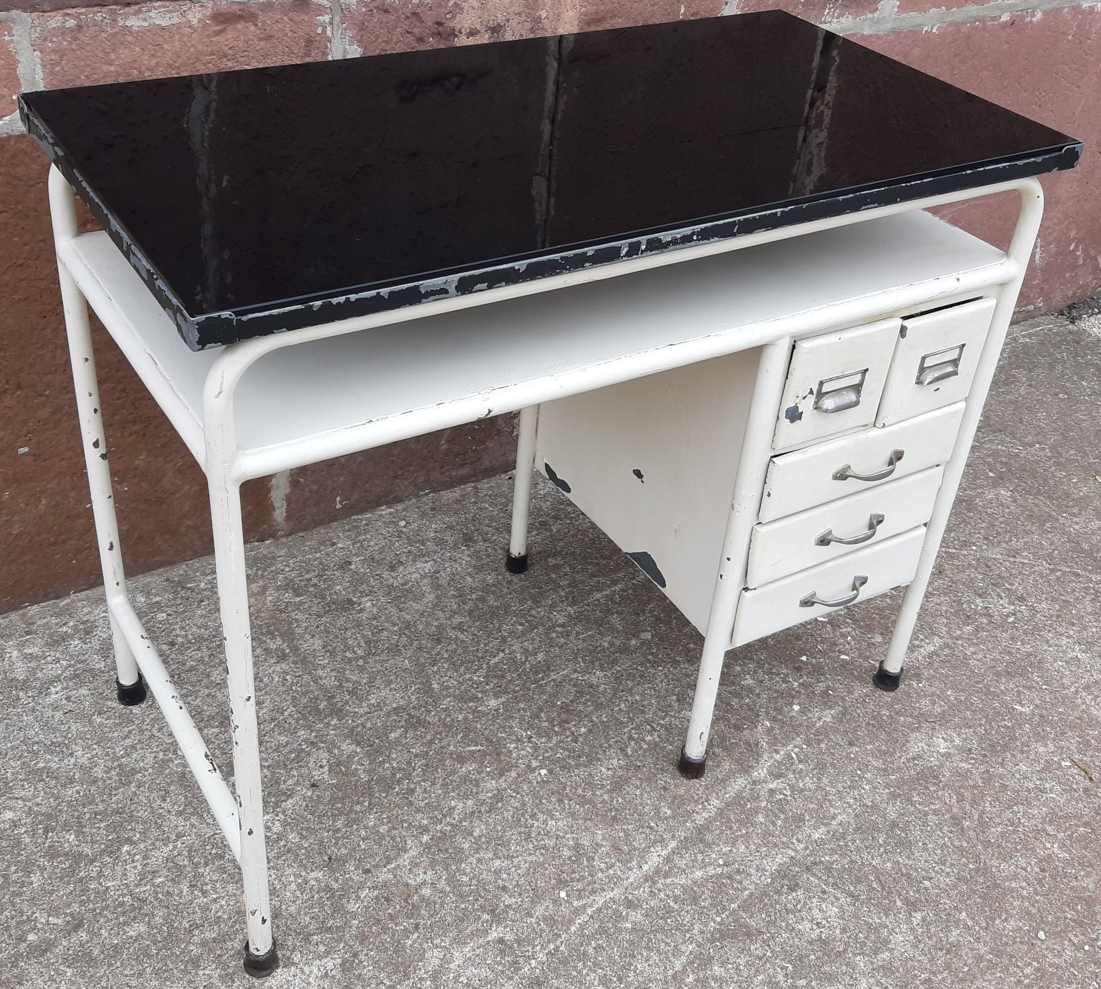 Medeckn office year 40/ 50