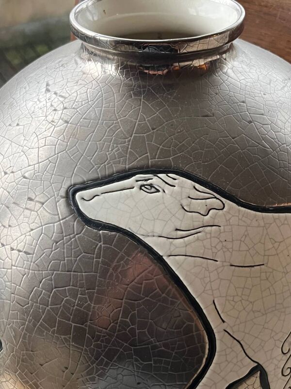 Rare vase ours Longwy