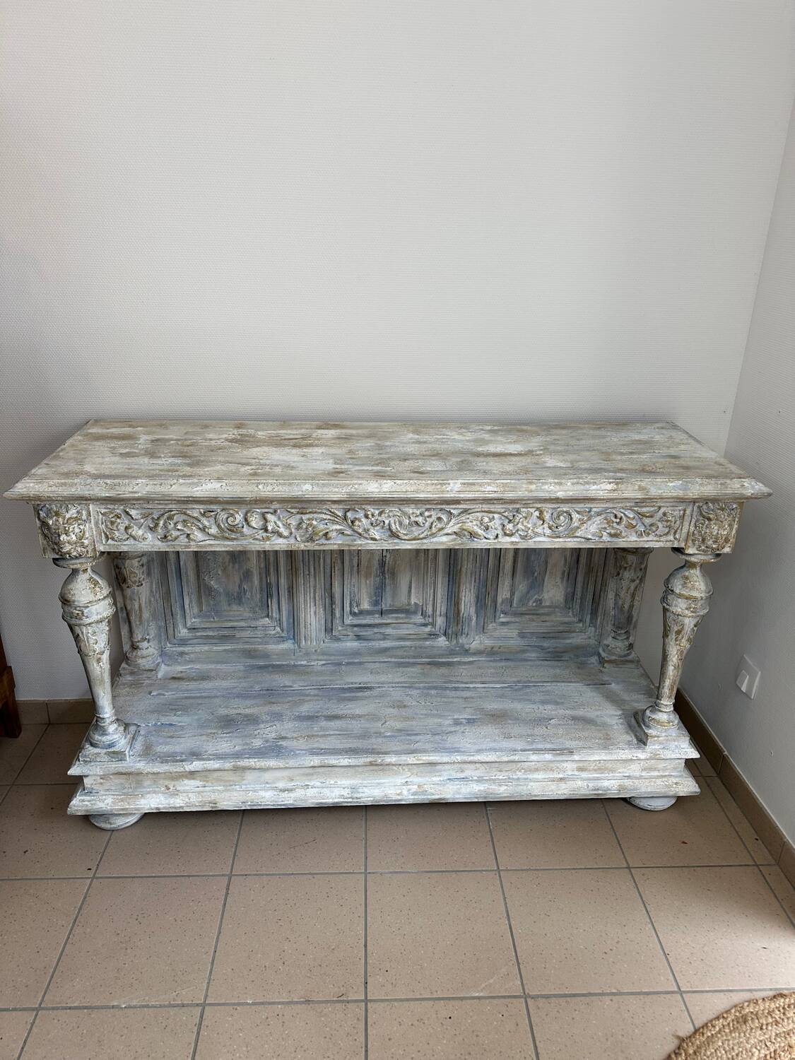 Walnut dresser, 19th century.