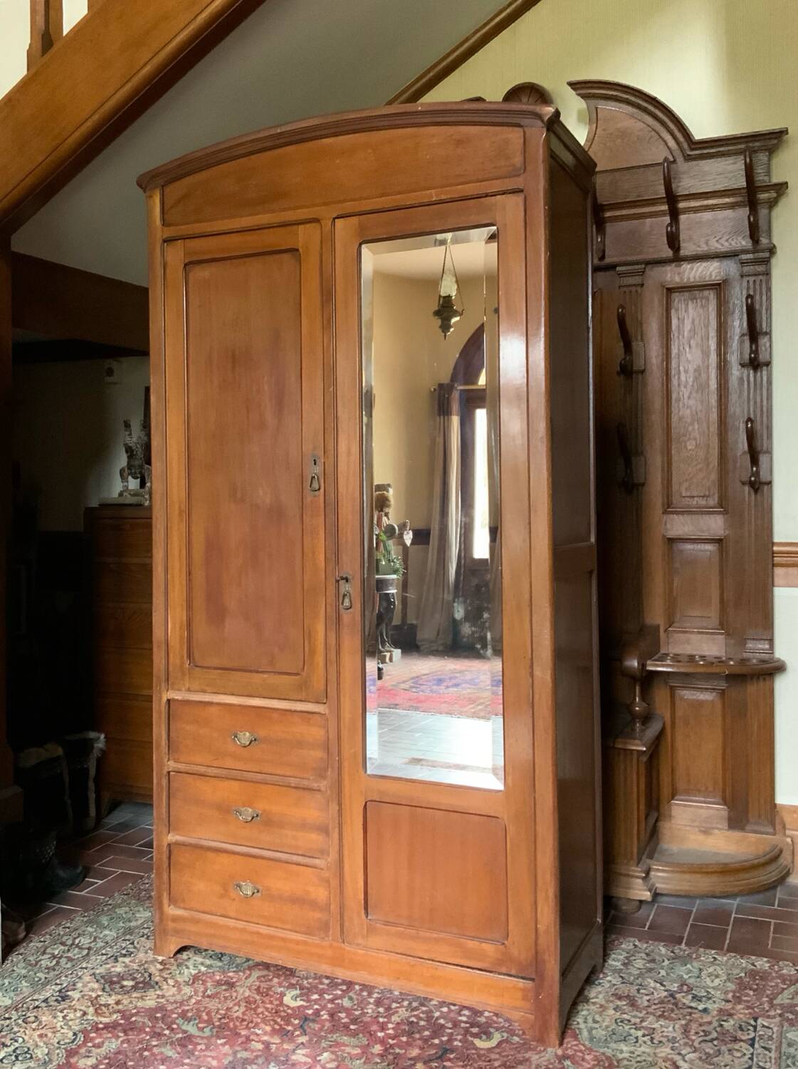 Parisian hotel wardrobe