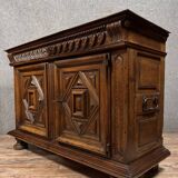 Large Louis XIII period Burgundy buffet in solid walnut circa 1650