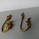 Pair of hooks