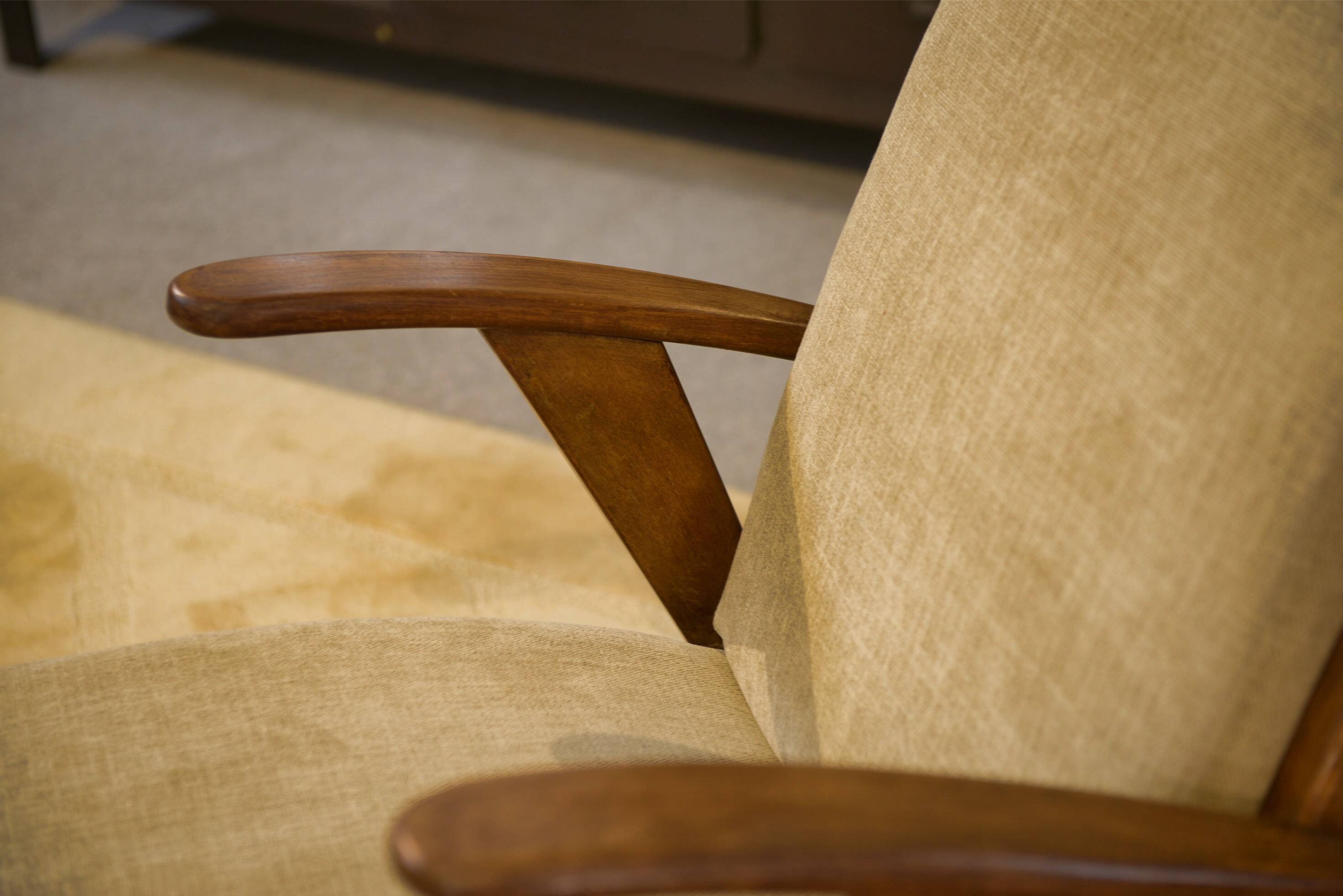 Fauteuil scandinave et deux ottomans 1960’s