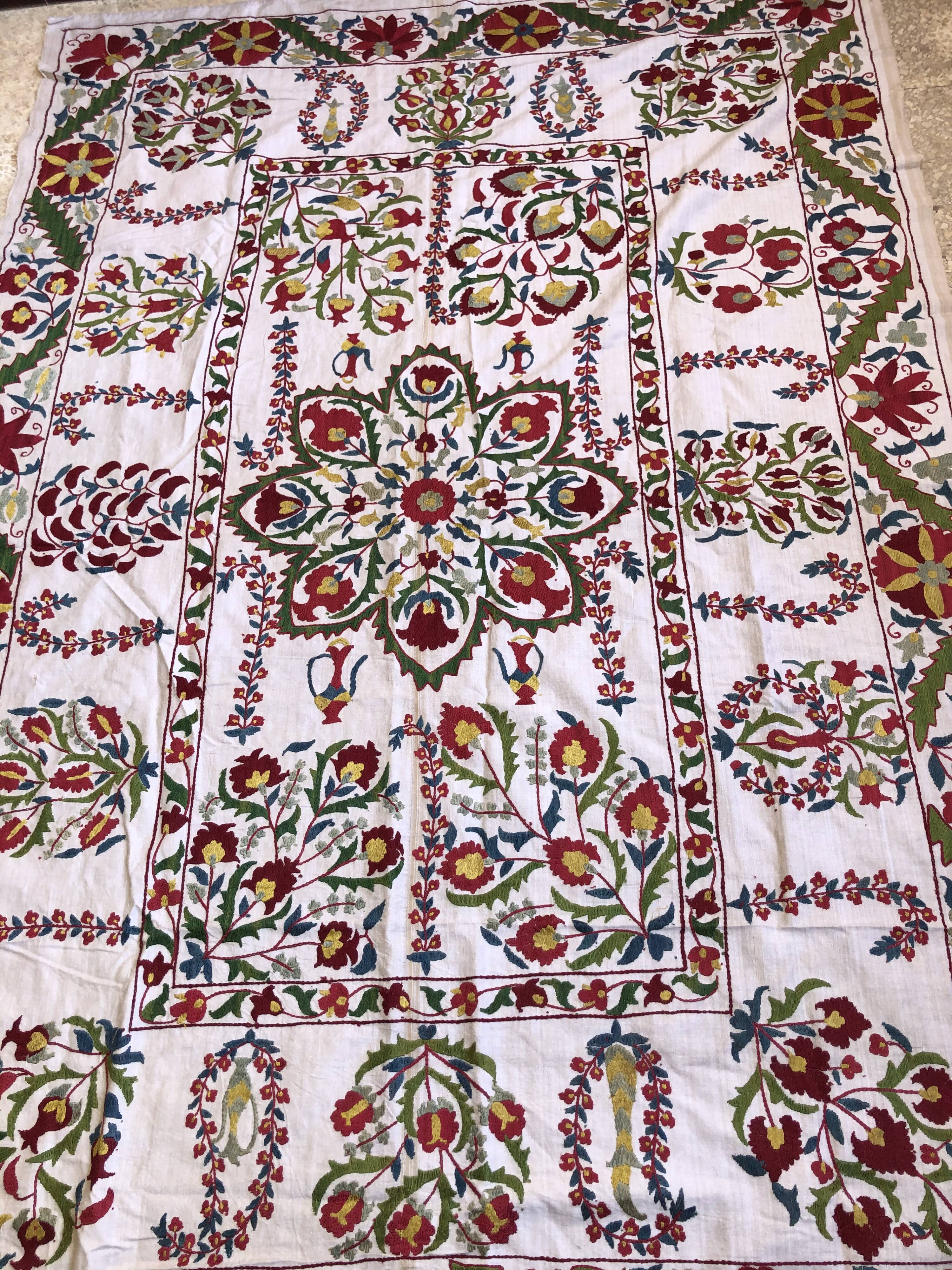 Suzani silk carpet 115x173cm