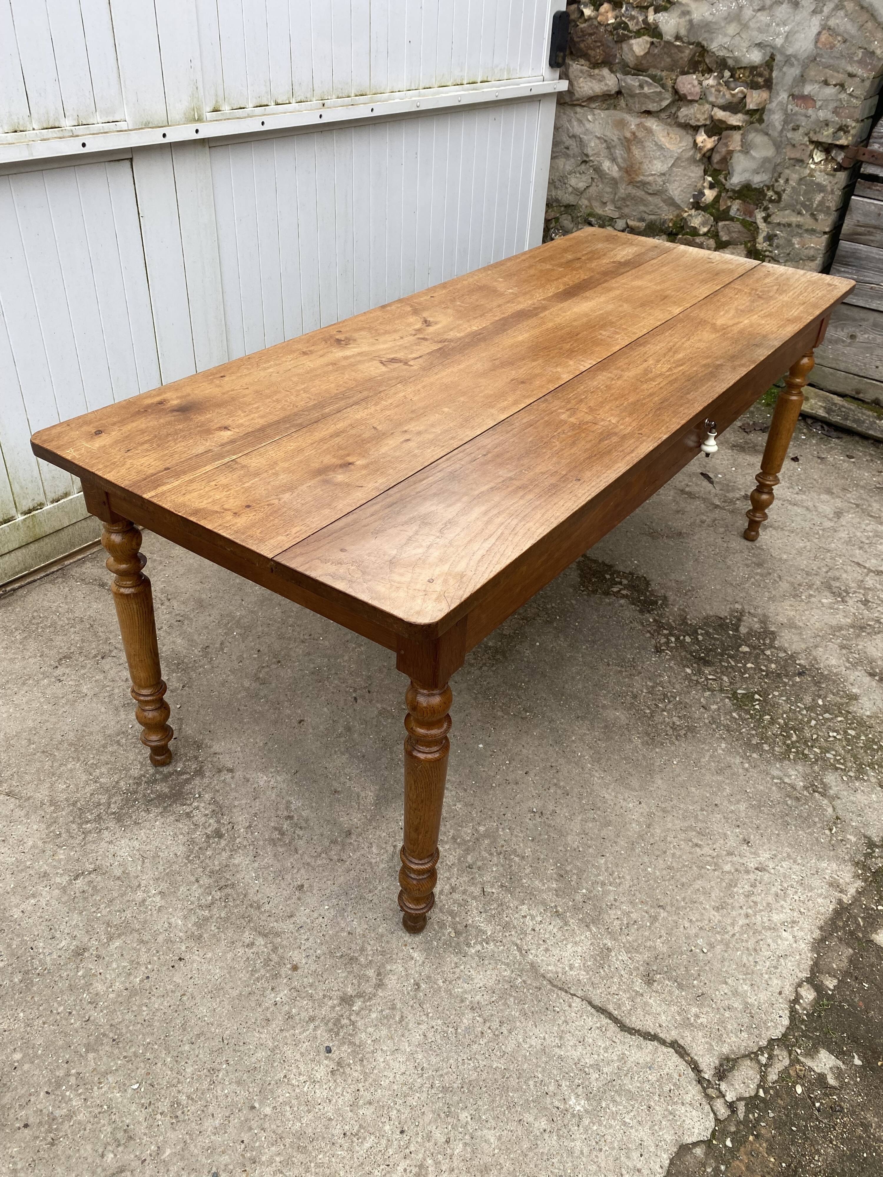 Farmhouse dining table for meals, made of solid oak, 1 drawer, 1950, 180x74cm.