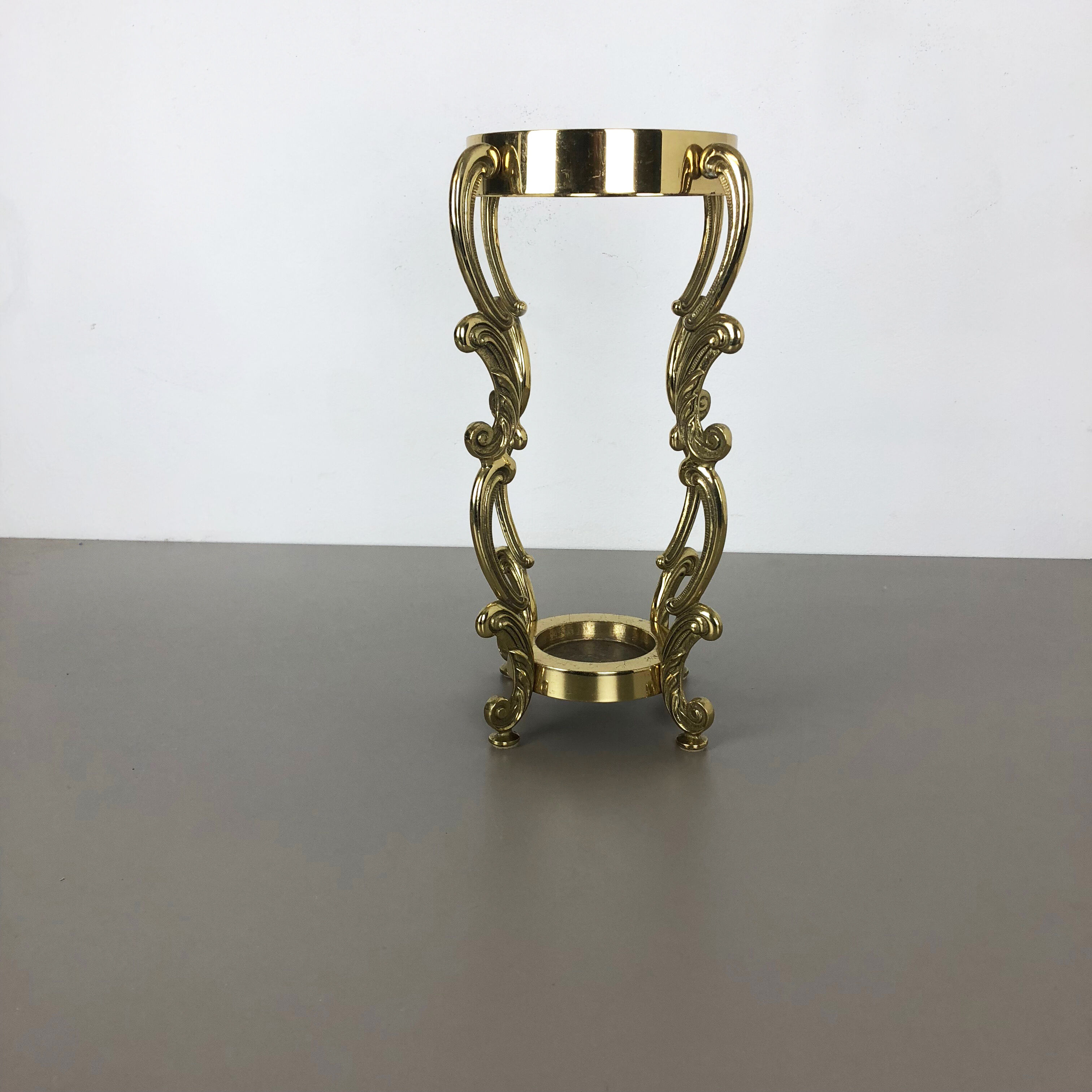 Hollywood Regency solid brass umbrella stand, Italy, 1970s