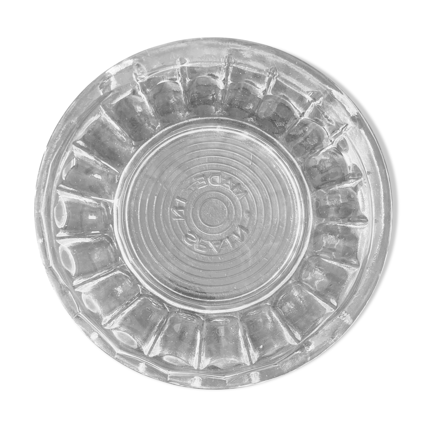 Empty round molded glass pocket